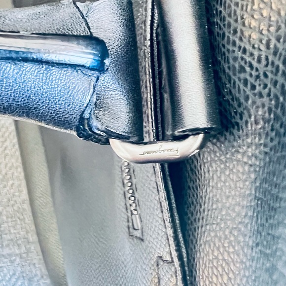 Salvatore Ferragamo briefcase in great condition - Picture 8 of 8